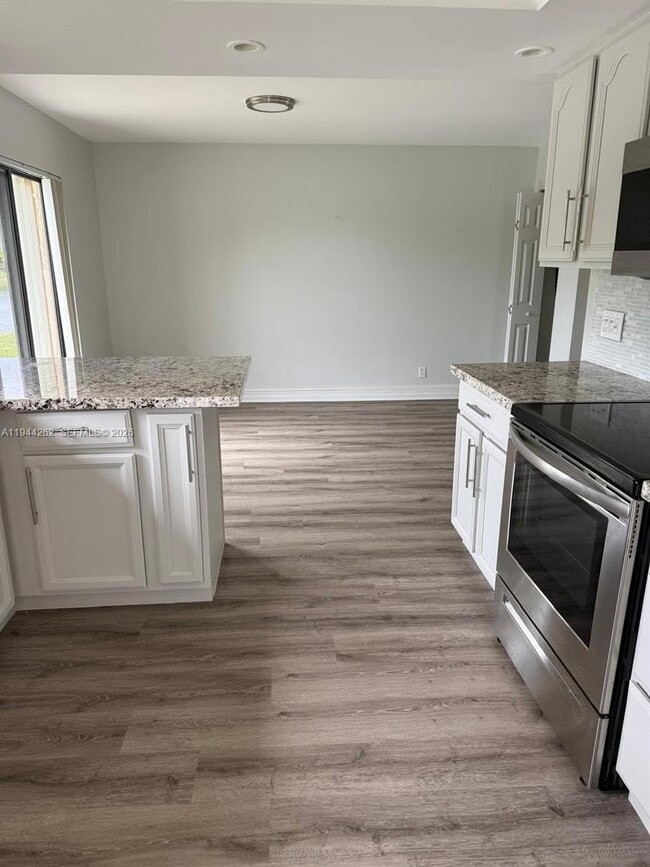 Building Photo - 242 Wimbledon Lakes Dr