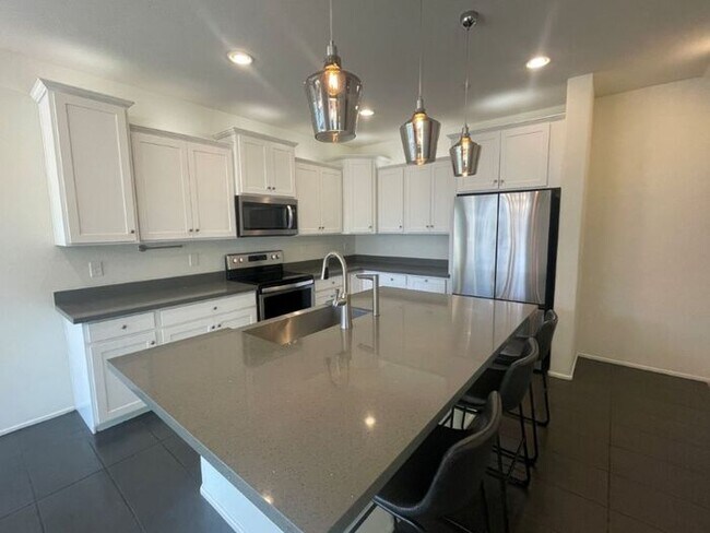 Building Photo - 1250 Abbey Ln