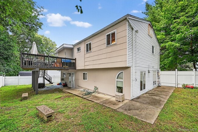 Building Photo - 731 Manette Ln