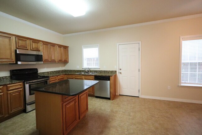 Building Photo - 1490 Bentley Cir