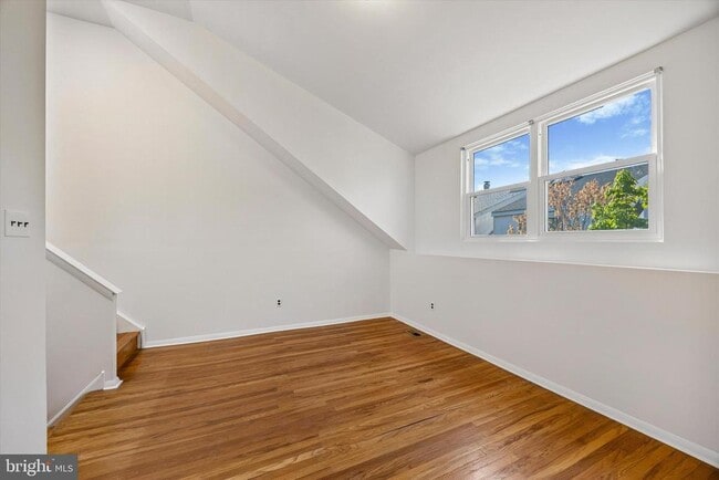 Building Photo - 517 S Randolph Ct