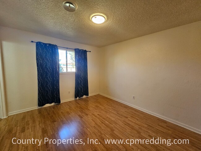 Building Photo - Spacious 3-Bedroom House with Gated Pool i...