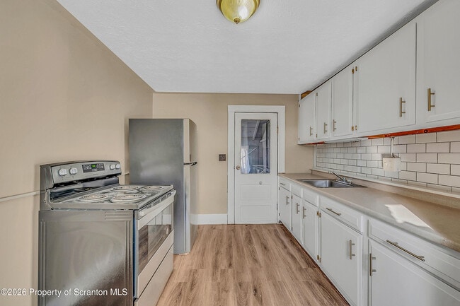 Building Photo - 107 2nd St