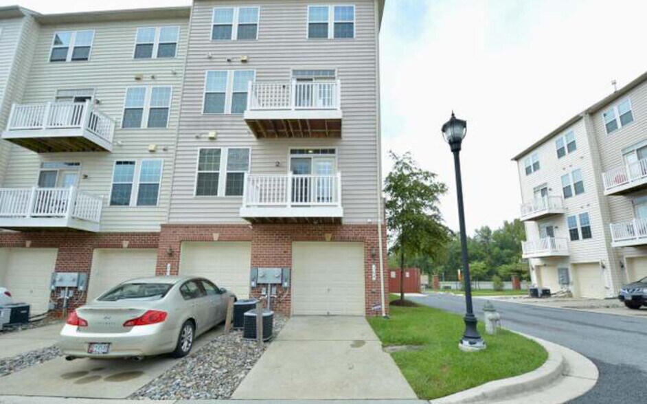Building Photo - 904 Hall Station Dr