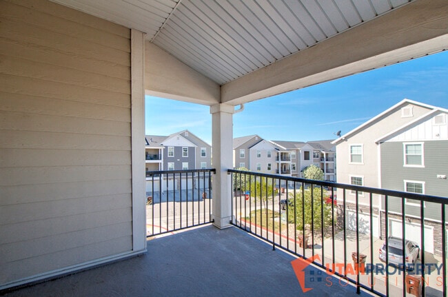 Building Photo - 626 N Sun Peak Dr