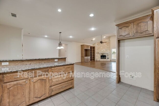 Building Photo - 1255 Vineyard Rd