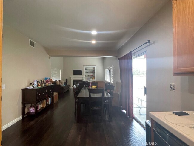 Building Photo - 43093 Teramo St