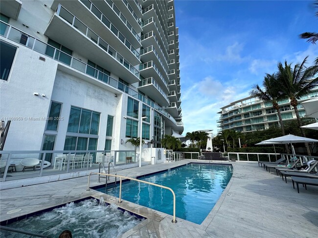 Building Photo - 6700 Indian Creek Dr