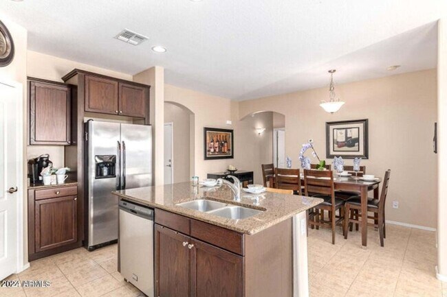 Building Photo - Fully Furnished Single Level Home w/ Pool. Short Term Lease Options Available