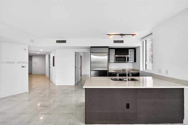 Building Photo - 500 Brickell Ave