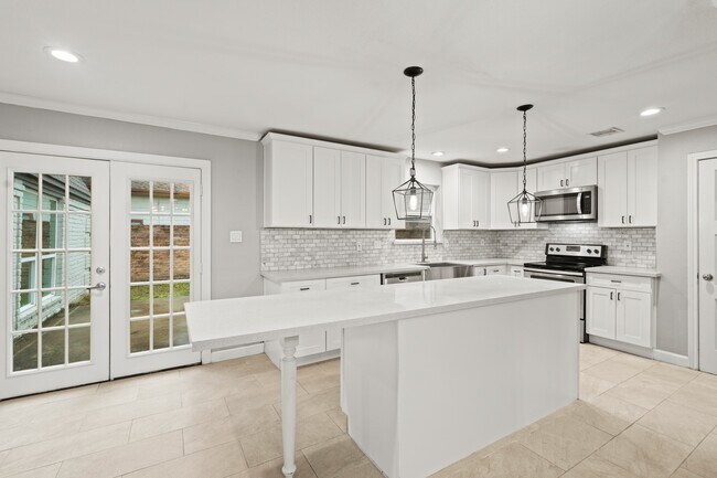 Building Photo - 410 Bauxhall Ct