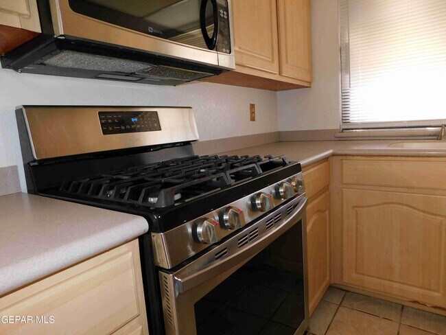 Building Photo - 11249 War Feather Dr