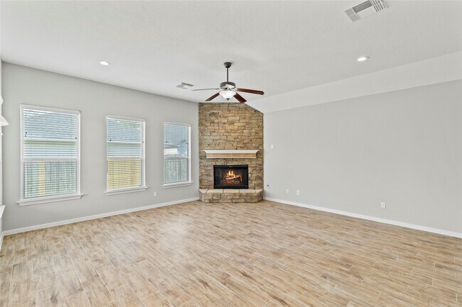 Building Photo - 521 Ironwood Forest Dr