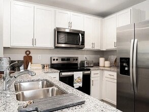 Building Photo - 527 Gemstone Blvd