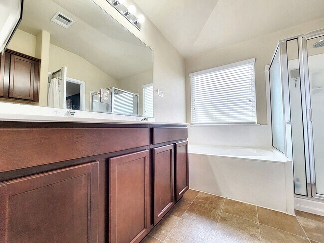 Building Photo - 222 Frio River Trail