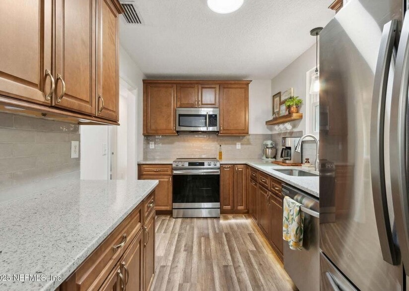 Building Photo - 11723 W Beaver St