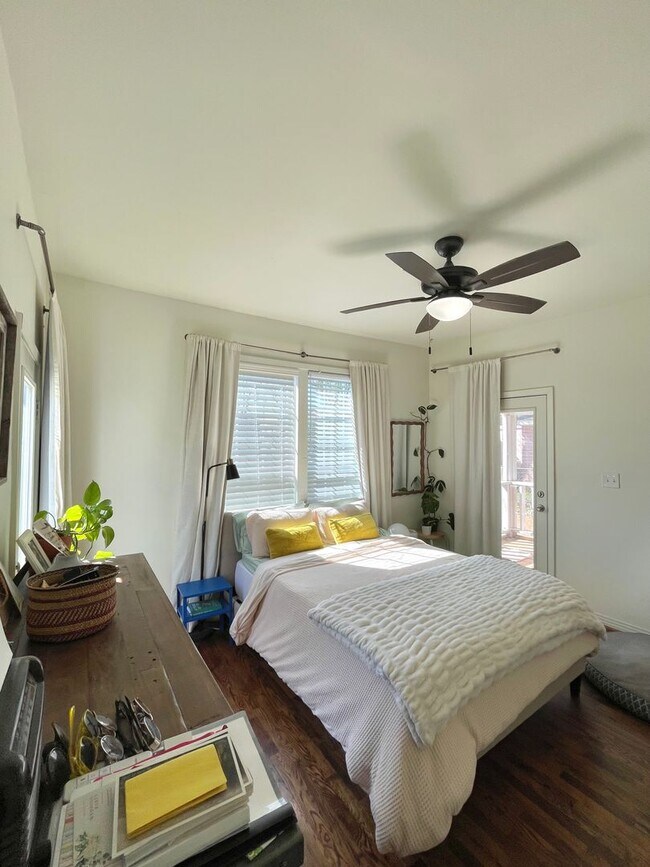 Building Photo - Cozy 3 Bed, 2 Bath Farmhouse Cottage