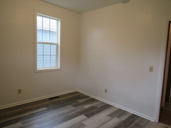 Building Photo - 2 Bed / 1 Bath House