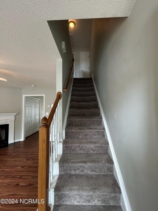 Building Photo - 3827 Sterling Pointe Dr