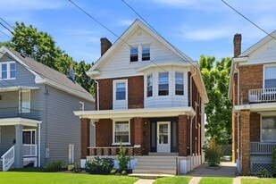Building Photo - 2429 Robertson Ave