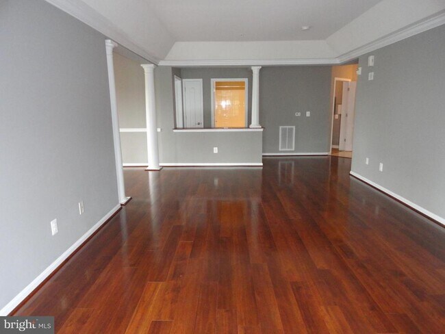 Building Photo - 7101 Travertine Dr