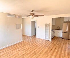 Building Photo - 985 Valencia St