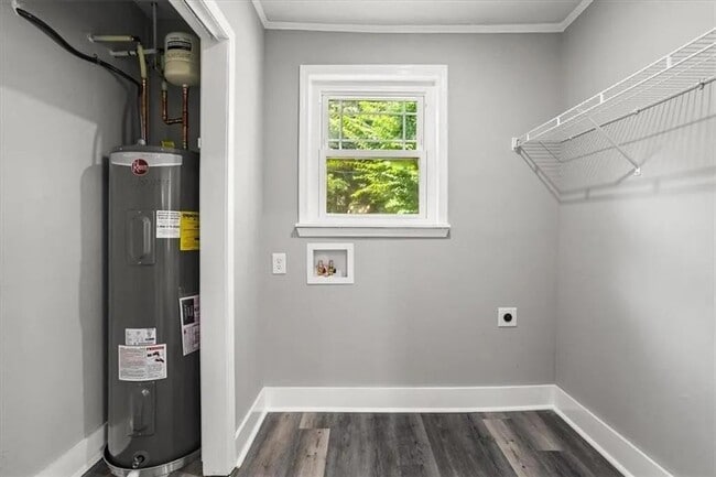 Building Photo - 724 Cowan Rd SE