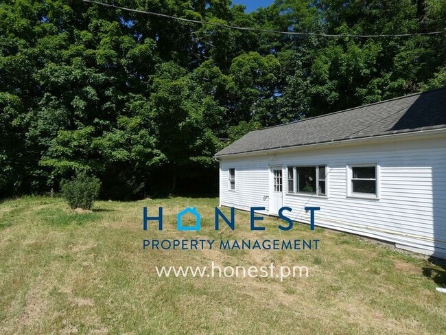 Building Photo - 95 Main St