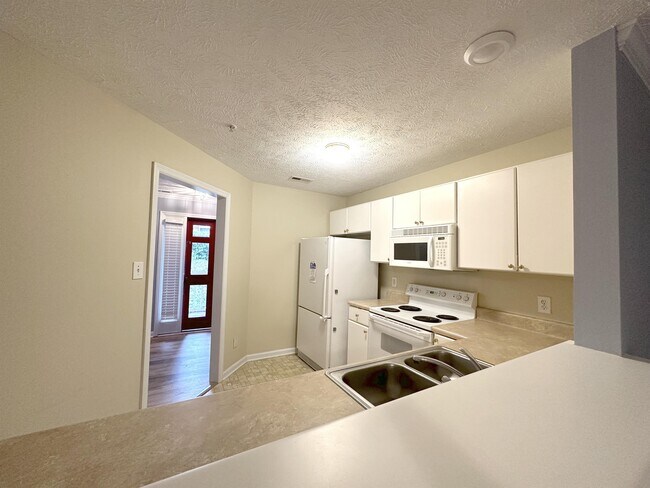 Building Photo - 410 Bubble Creek Ct