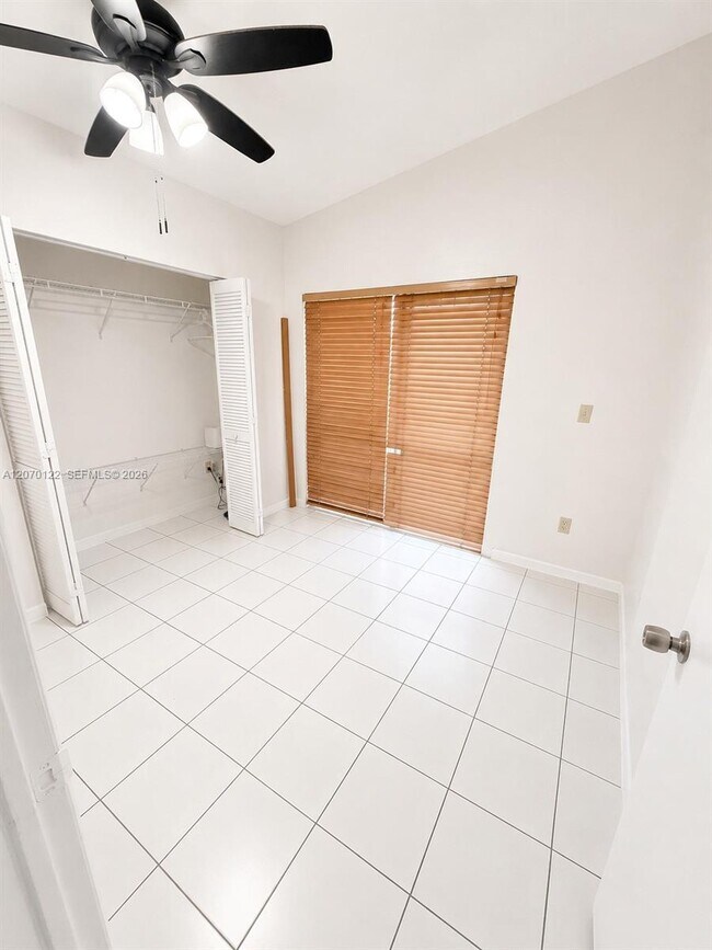 Building Photo - 2219 SW 137th Pl