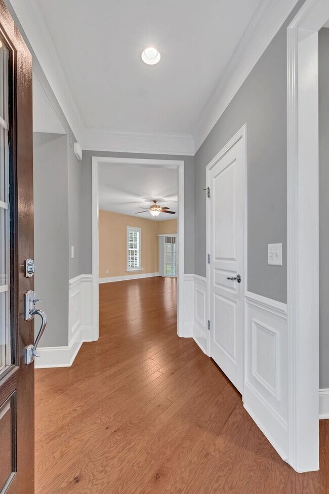 Building Photo - Del Webb Lake Providence Home