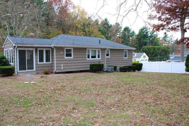 Building Photo - 61 Alton St