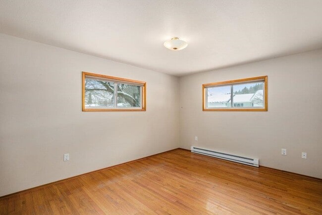 Building Photo - 3 bed 2 bathroom home in Newport