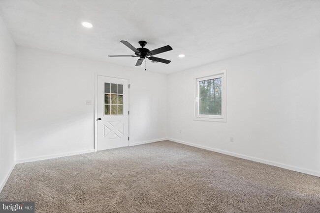 Building Photo - 49415 Holland Manor Dr