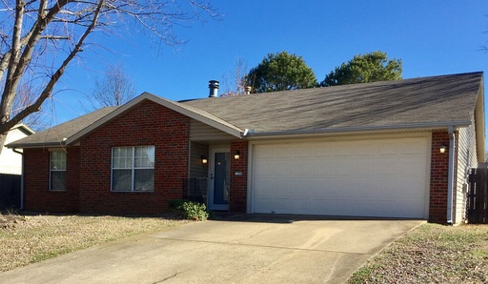 Primary Photo - 1296 N Fieldstone Ave