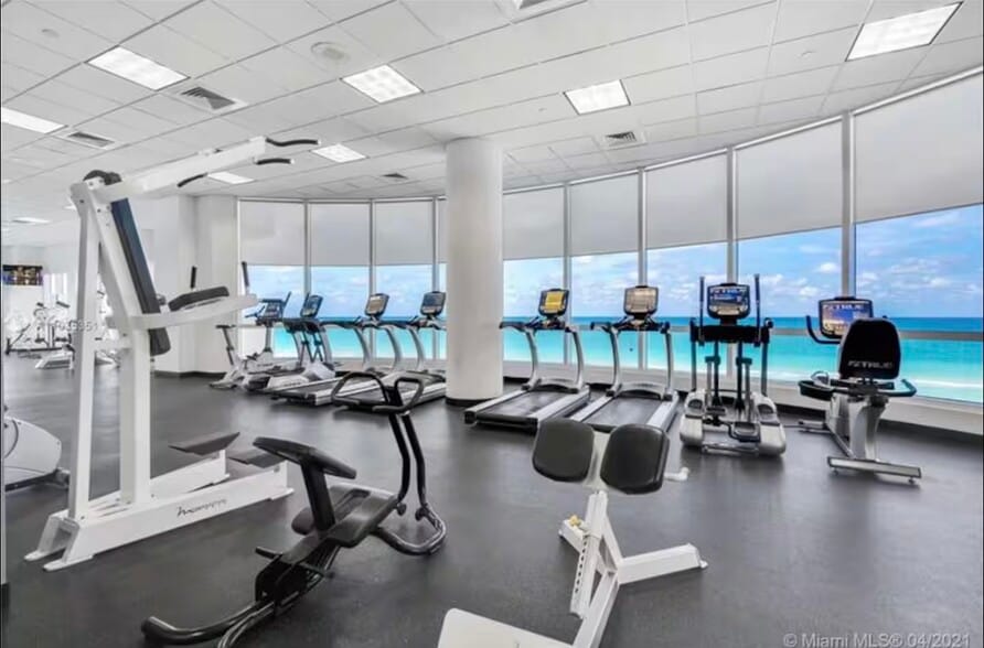 Building Photo - 6365 Collins Ave