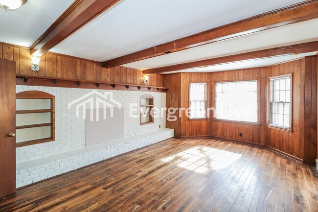 Building Photo - 5597 Forsyth Dr