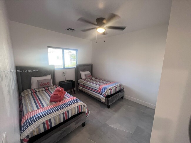 Building Photo - 2048 NW 99th Terrace