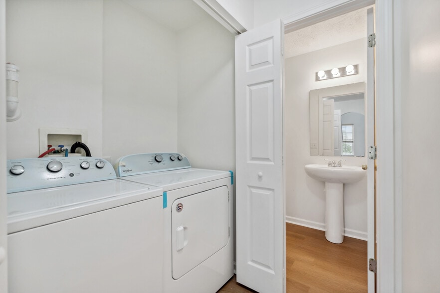 Building Photo - 1228 Gneiss Dr