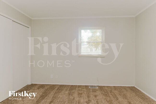 Building Photo - 6902 Echo Ln