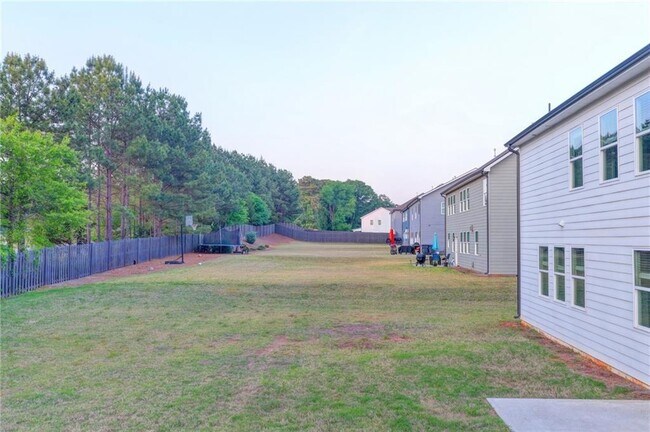Building Photo - 461 Paxton LN