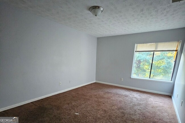 Building Photo - 3575 Oakvale Rd