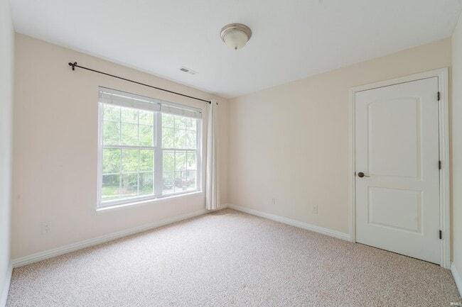 Building Photo - 1115 E Azalea Ln