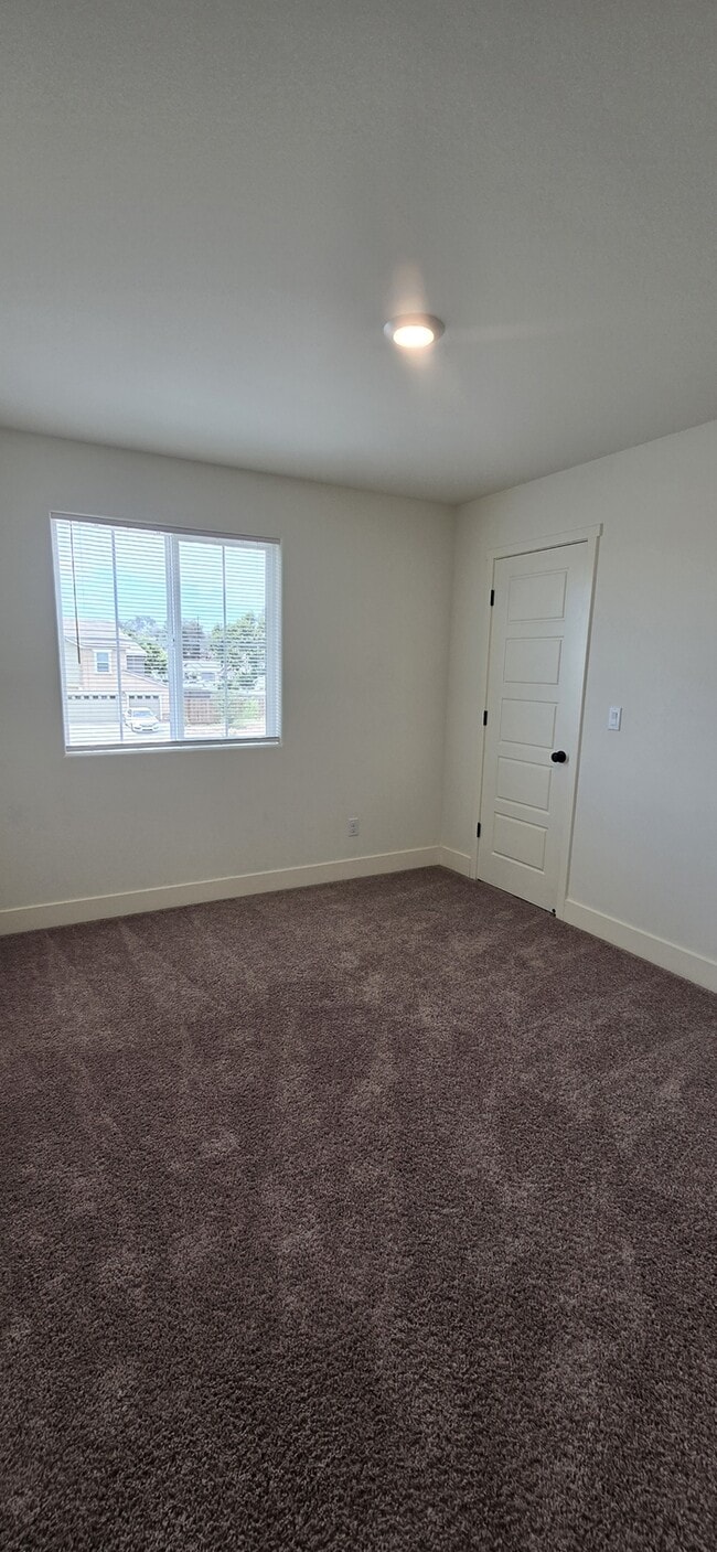 Building Photo - Atwater 5 Bedroom 3.5 Bathroom Home