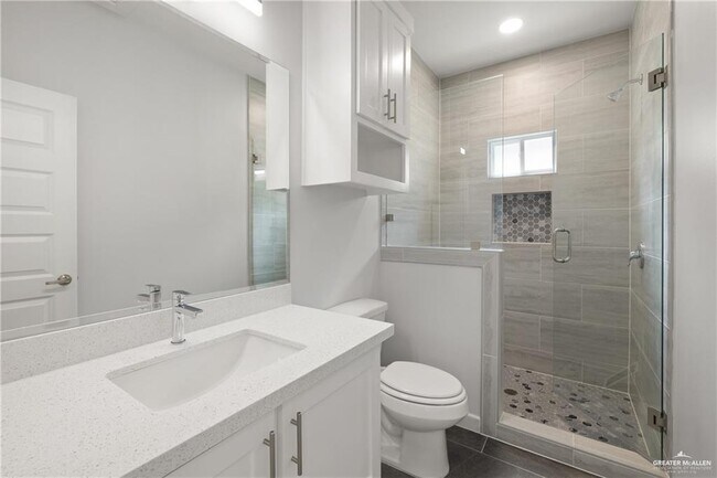 Building Photo - 1704 W Violet Dr