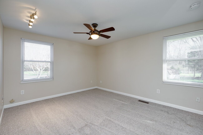 Building Photo - 3800 Corkwood Dr
