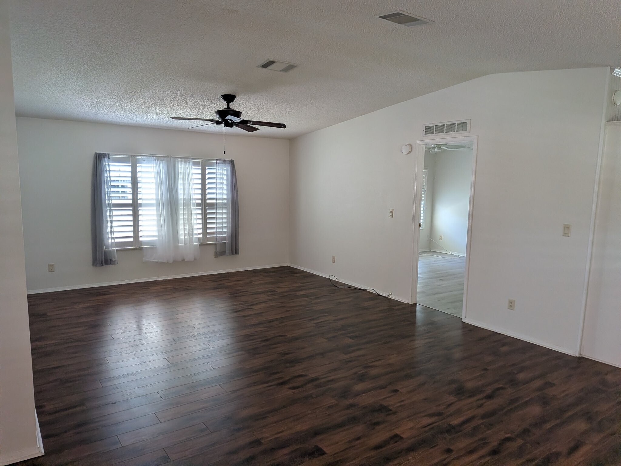 Building Photo - 215 Tiger Lilly Dr