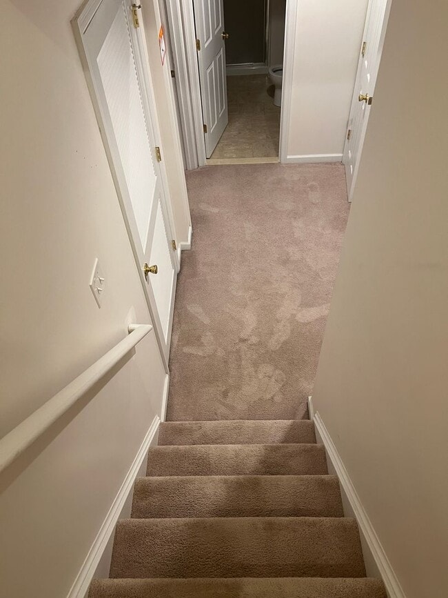 Building Photo - Sought after Idlewild Community