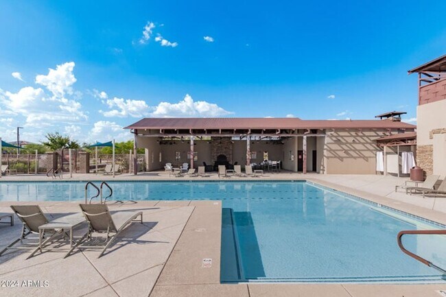 Building Photo - Charming 4 bedroom, 3 bath home in North P...