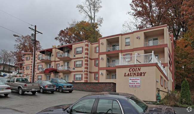 Primary Photo - 117-123 Curry Hollow Rd